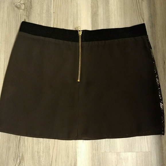EUC Sequin Mini Skirt - Picture 2 of 3